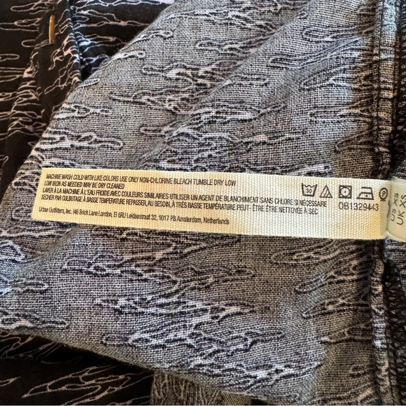 Free People Blooms For You Blouse Size XS Black Intimately Oversized Sleep Flowy - Picture 14 of 15